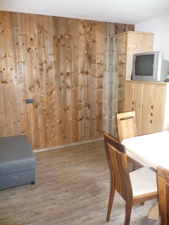Familie Neunhaeuserer Neustift im Stubaital Δωμάτιο φωτογραφία